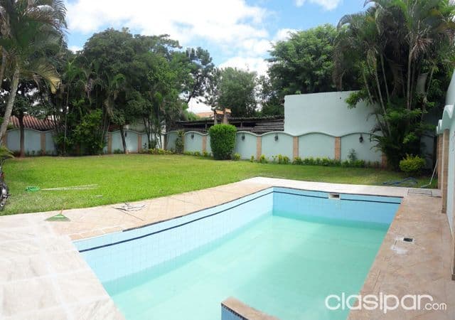 Hermosa casa en barrio Herrera! COD: CL 445