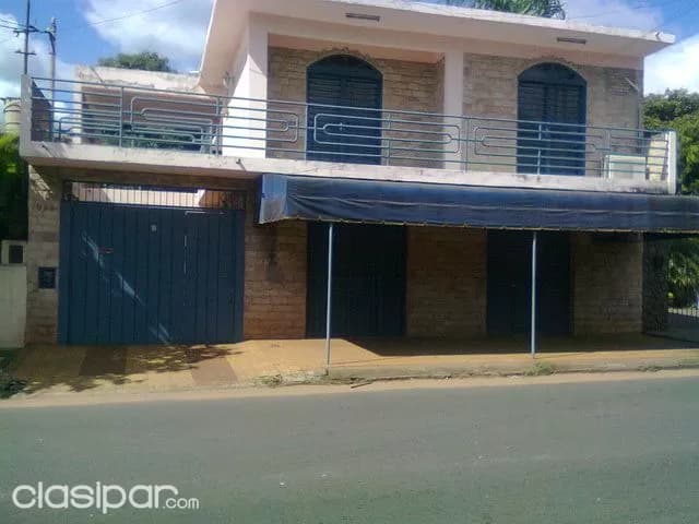 CASA con Departamento, y salón comercial sobre asfalto — foto 4