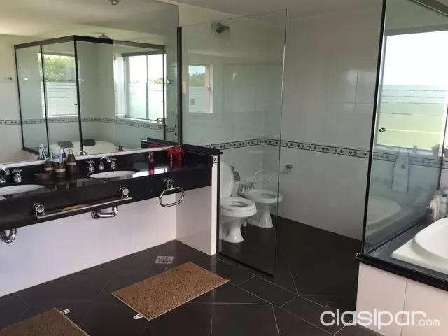 Arroyos y esteros/ dpto. Coordillera : Residencia en el country carlos franco - unica !! — foto 4