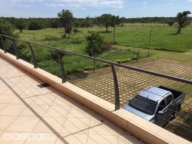 Arroyos y esteros/ dpto. Coordillera : Residencia en el country carlos franco - unica !! — foto 5