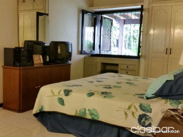 Residencia planta baja b° mcal. Estigarribia. Impecable (323) — foto 1