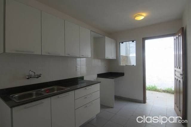 A estrenar duplex, San Lorenzo, zona shopping Pinedo!!!