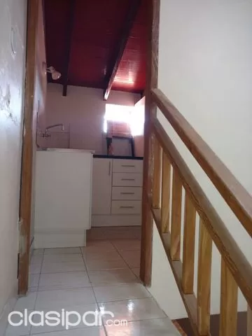 En barrio san vicente, casa en tres niveles, a una cuadra y media de felix bogado!!! — foto 5