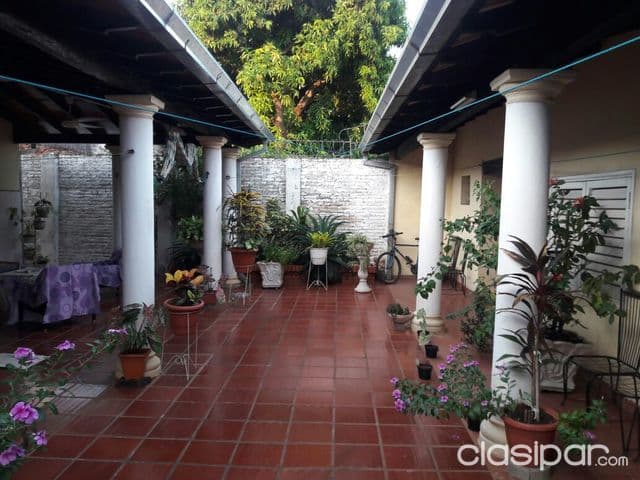 Casa en zona bien ubicada a 20mts de Mcal. Lopez..COD: CL 525