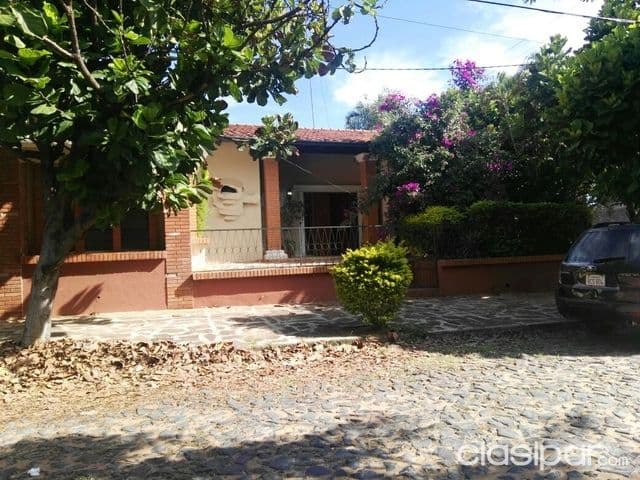 casa para oficina o vivienda en el barrio Mburucuya...COD: CL 537