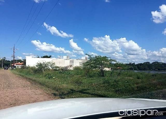 2.000 m2 de terreno a orillas del lago en San Bernardino