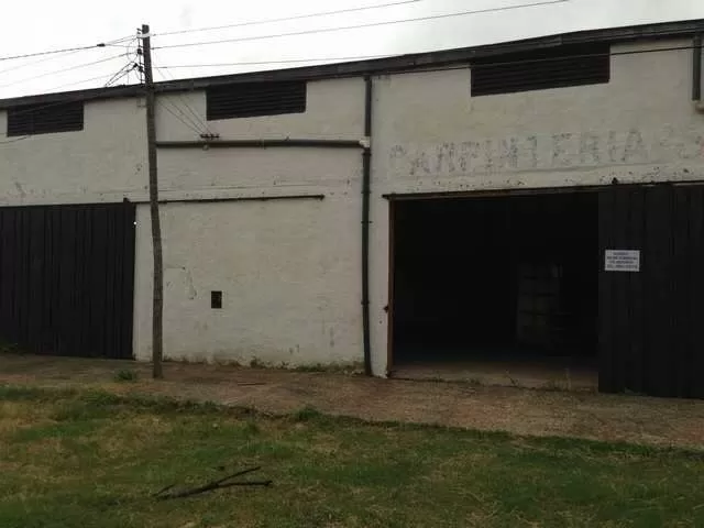 Tinglado en Luque : Todos junto, 5 departamento, 5 terrenos, salones comercial — foto 5