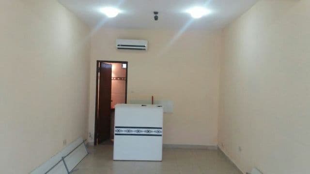 Se Alquila salones - Barato - Zona Luque, foto 2