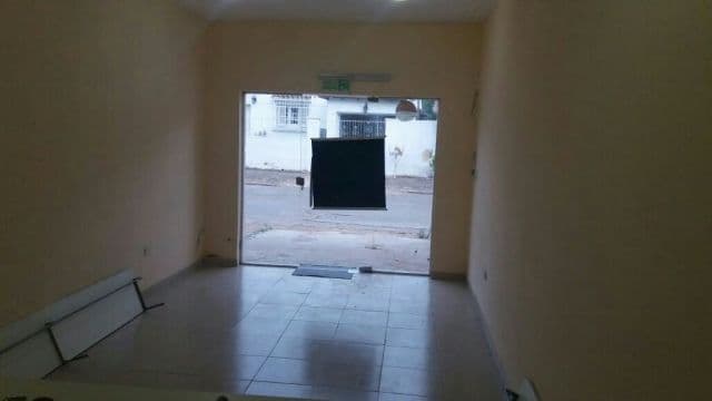 Se Alquila salones - Barato - Zona Luque, foto 3