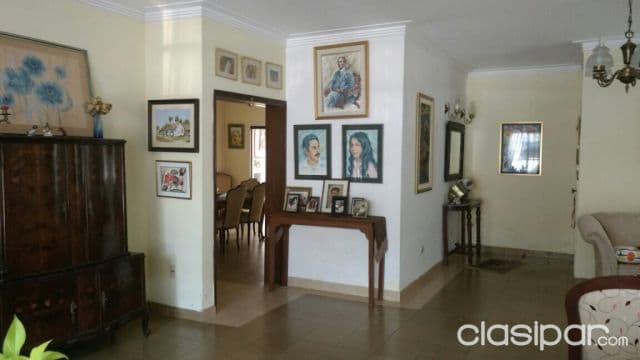 Casa en Esquina de Tres Dormitorios en pleno barrio Pepsi cola (OFERTA!!) — foto 1