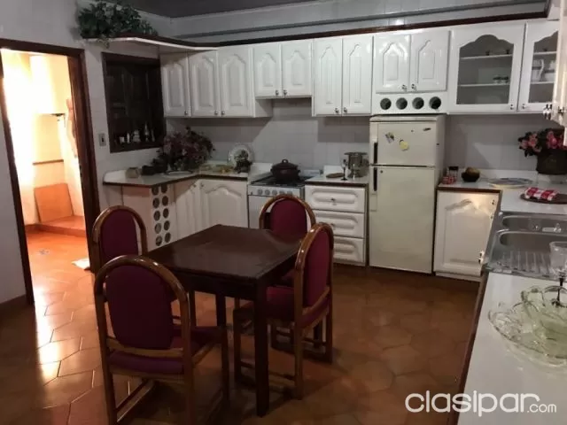 por día/semana/mes departamento de 3 habitaciones dobles en el centro de Encarnación — foto 2