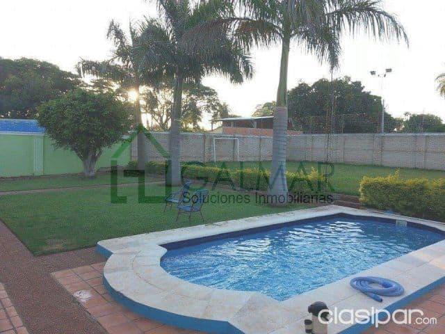 Casa quinta en Mariano Roque Alonso