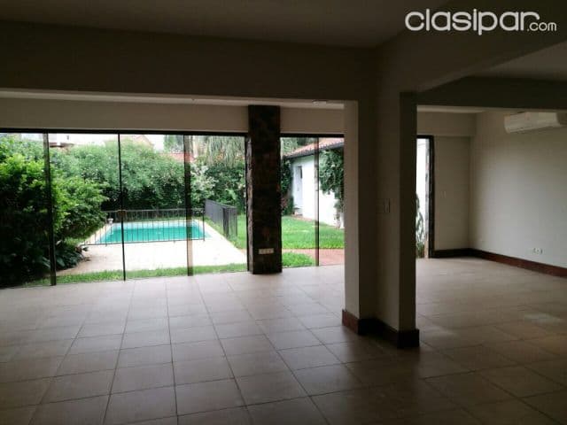Casa de 4 dorm - zona casa rica Molas Lopez (Barrio Mburucuya), foto 1