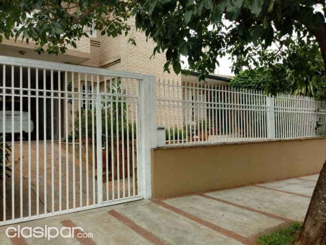 C156. Vendo Hermosa Casa con Piscina en Barrio San Pablo!!!