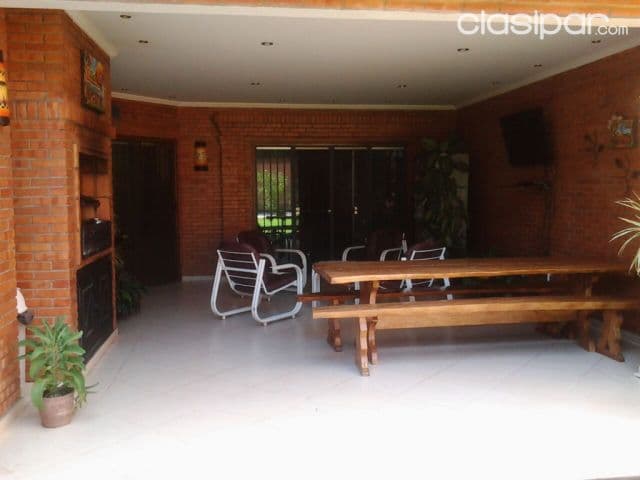 casa en lambare — foto 1