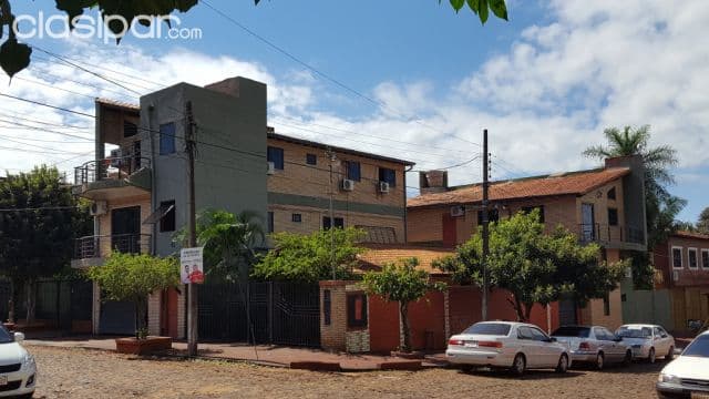 Inmueble con 6 departamentos y 1 casa en km 5 barrio la blanca
