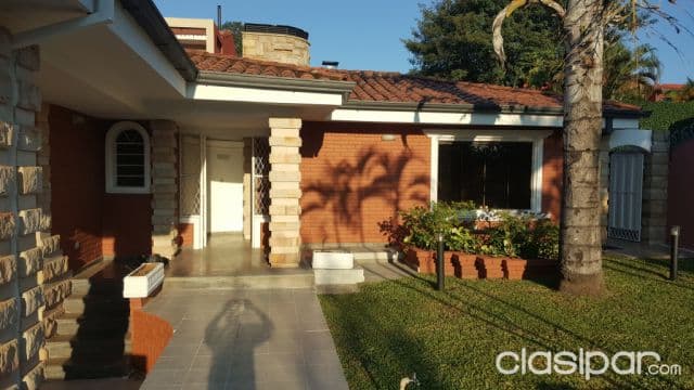 Chalet Zona Avda. Perón /Club Caracol