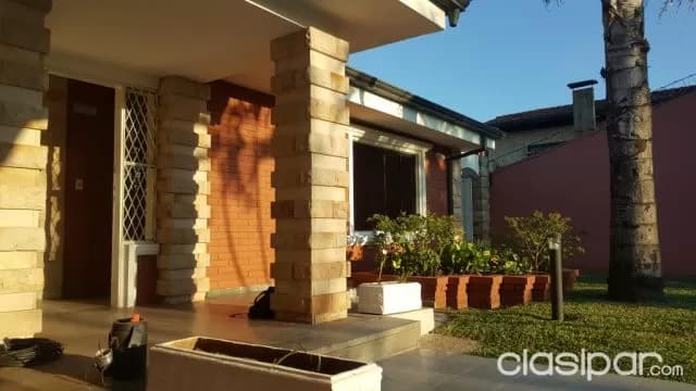 Chalet Zona Avda. Perón /Club Caracol, foto 3