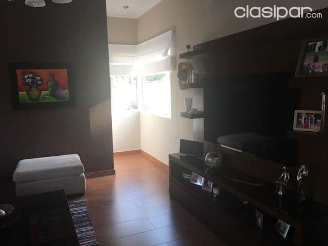 Casa residencia en barrio cerrado en Mariano Roque Alonso