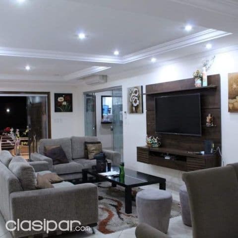 C052. Vendo hermosa casa en bo. Mcal estigarribia!!!