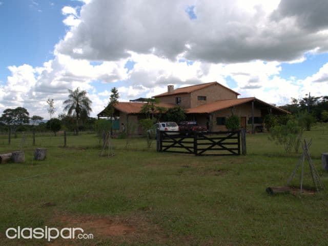 Campo de 53 Hectáreas, en Arroyo y Esteros