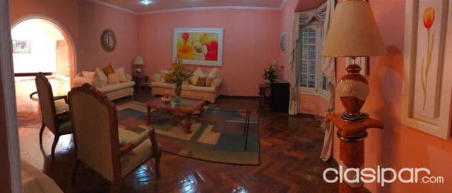 Se vende casa en Barrio Kennedy - Lambare