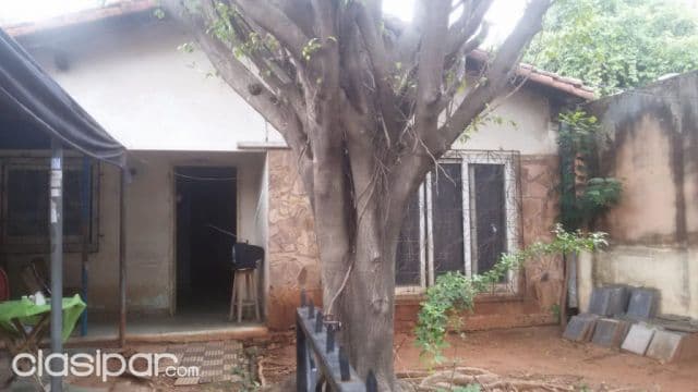 Casa sobre lilio — foto principal