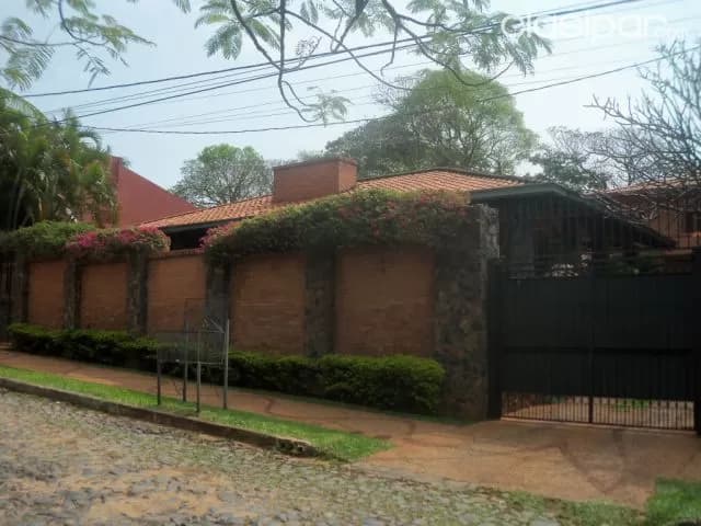 Los laureles mansión de 4 dormitorios en suite ,finamente amoblada ,piscina — foto 5