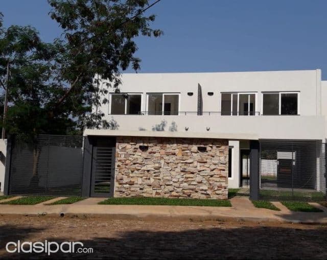 Se vende duplex en Luque