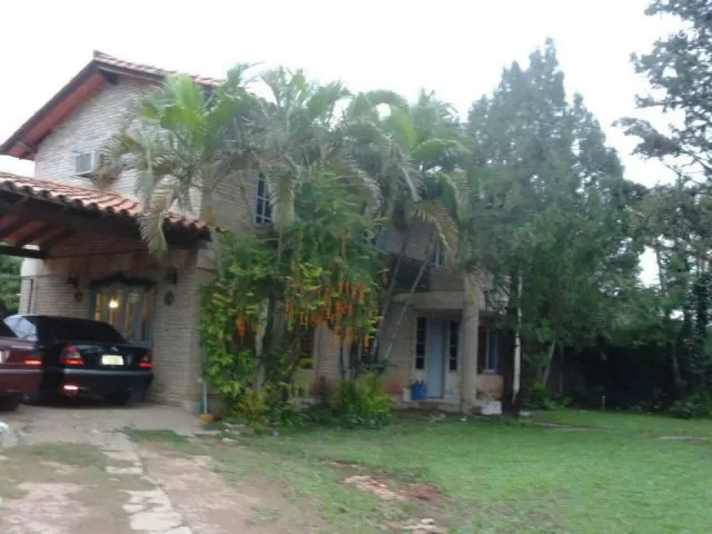 Casa con 4 terrenos juntos detrás del CIT - Luque, foto 2