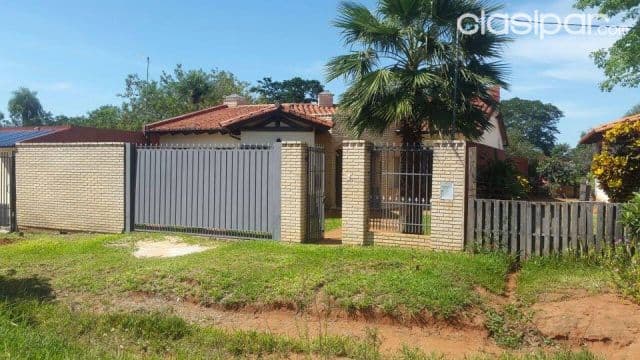 Casa moderna en Ñemby – bº caaguazu (cod j4.092)