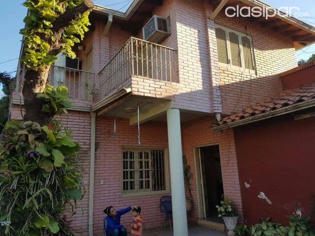 una Hermosa casa en la Cuidad de Luque (COD. J4.094)