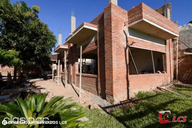Terreno con construcción a terminar o demoler. Barrio republicano, foto 3