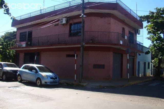 Amplia casa en asuncion zona estadio del club olimpia cod 1755