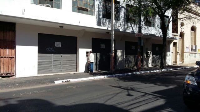 Salon comercial sobre Herrera casi caballero — foto principal