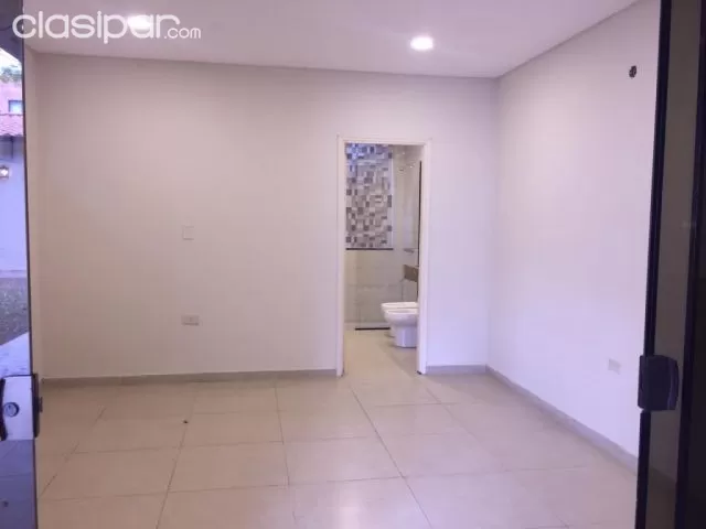 Se vende casa zona Mburuvicha roga — foto 3