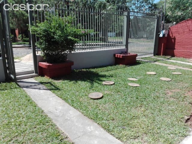 Casa en planta baja de 2 dor. 2 cocheras!