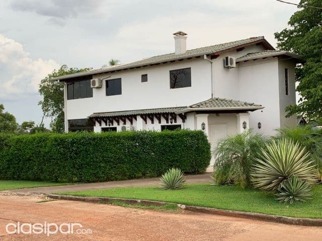 hermosa residencia en el Country