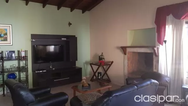 Se vende casa en Barrio Mburucuya, foto 3