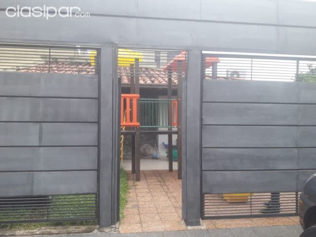 Propiedad con pequeño edificio en zona CIT