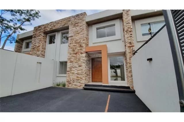 Amplio duplex a estrenar- zona mas alta del cit 180,000 usd, foto 2