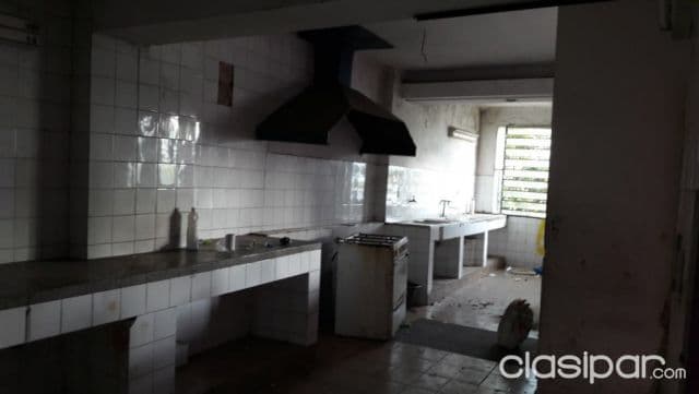 Se vende inmueble sobre Av Carlos A López