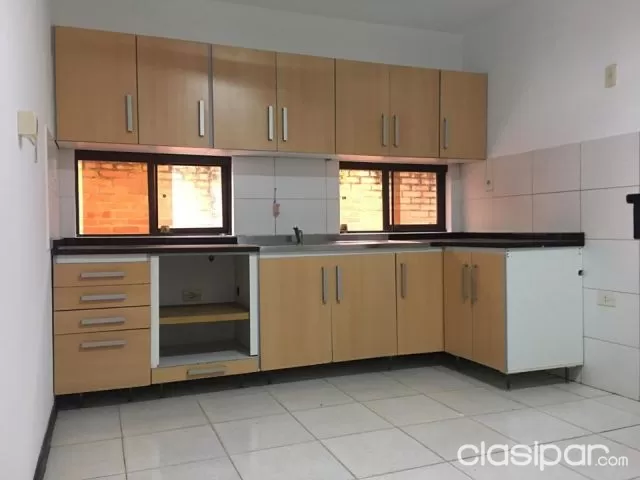 Casa en Luque en barrio cerrado. Cod 2170, foto 4