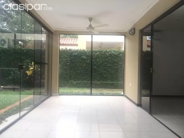 Casa en Luque en barrio cerrado. Cod 2170, foto 5