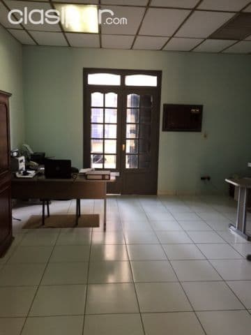 Se alquila edificio remodelado en el centro, foto 1