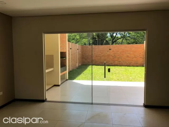 Duplex venta Zona Colegio SEK - Lambare, foto 3