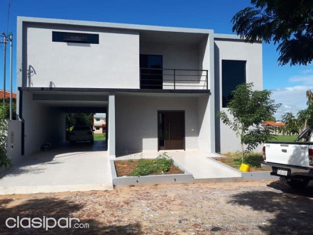 Hermosa residencia en barrio cerrado, en ytororo. F3115 — foto 1