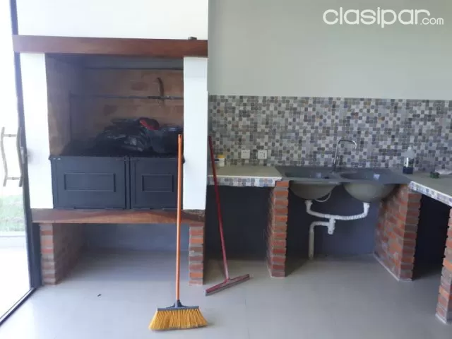 Hermosa residencia en barrio cerrado, en ytororo. F3115 — foto 5
