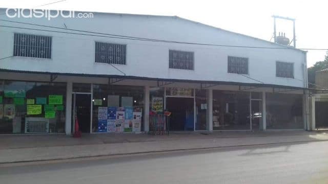 Hermsos depósito sobre calle asfaltada en Fernando de la Mora zona. E2194