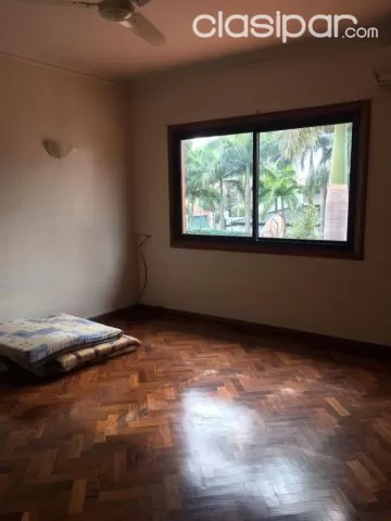 Se alquila amplia casa en barrio Mcal Estigarribia — foto 5